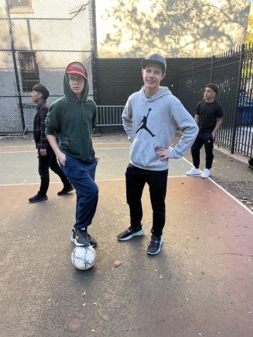 Kangourou and Alexander Jacob preparing to play soccer.